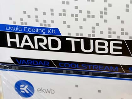 （最終値下げ）未使用品　EKWB フィッティング　水冷　ハードチューブ COMPUTEX：挿し込むチューブの新機構に注目。EKWBのDIY水冷