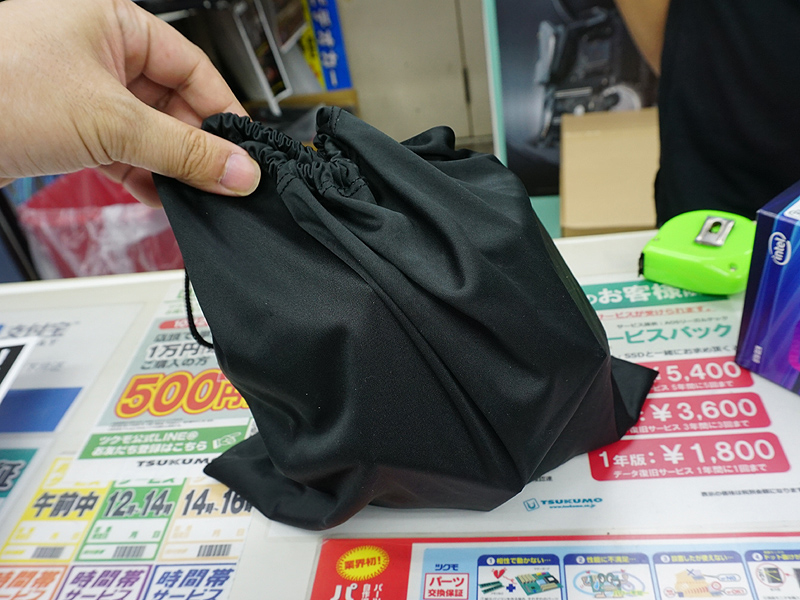 Core i9-9900Kは黒い巾着袋入り