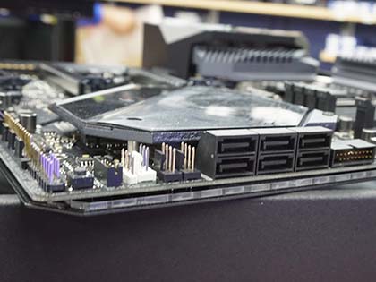 究極”のゲーム向けZ390マザー「ROG MAXIMUS XI EXTREME」がASUS