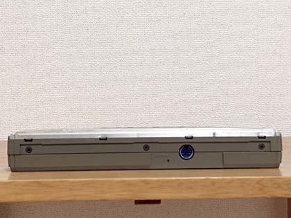 見た目はポケコン、肩書きはハンドヘルドコンピュータ「NEC PC-2001