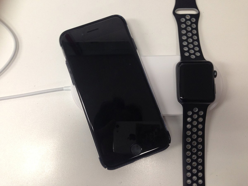 同時充電の様子（写真提供：<a href="http://ikeshop.net/" class="deliver_inner_content i">イケショップ</a>）