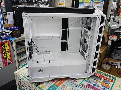 Cooler Masterの人気ケース「MasterCase H500P」に前面メッシュ仕様の