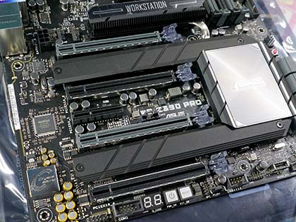 4Way GPU対応のワークステーションマザー「WS Z390 PRO」が発売、ASUS