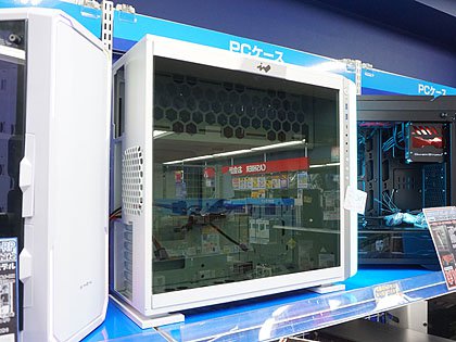 巨大なドット絵を表現できるPCケース「307」がIN WINから、前面にLEDを