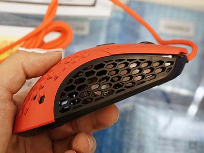マウス わずか58gの超軽量マウス「Air58 Ninja」がデビュー、4面全てが穴