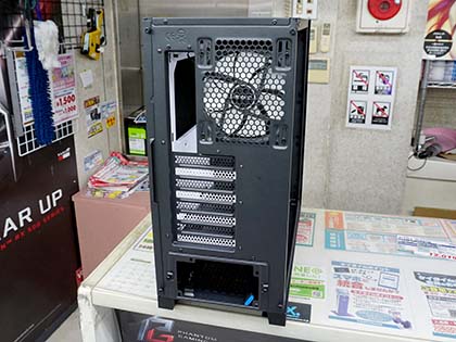 拡張性を高めたAntecの静音ケース「P101 Silent」が発売、3.5