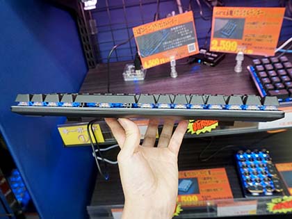 高速タイピング向けのコンパクトキーボードが上海問屋から、価格は