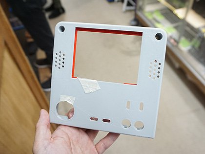 PCエンジンを“携帯ゲーム機化”するキットが登場、本体裏面に4型液晶や