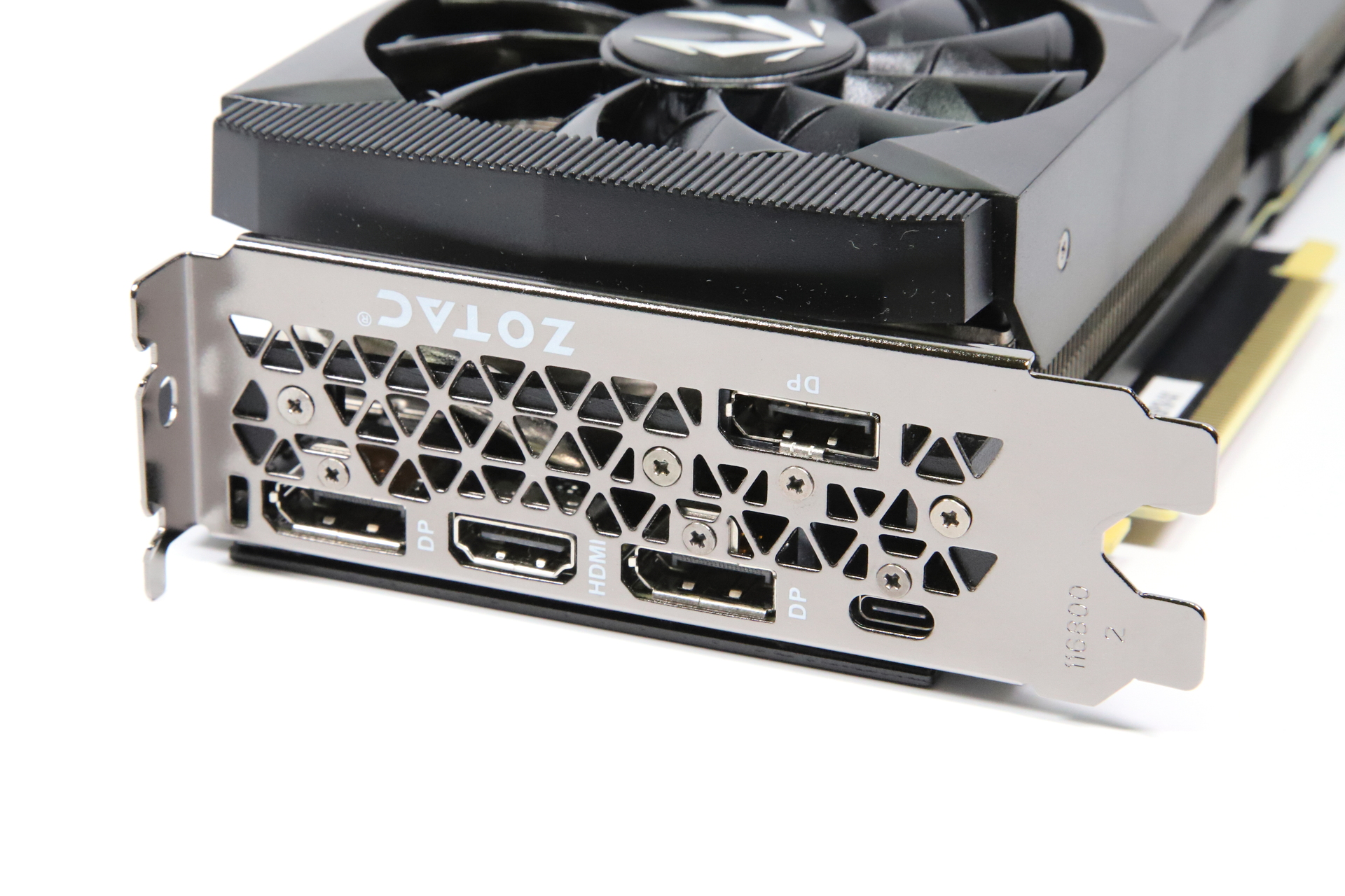 ZOTAC GAMING GeForce RTX 2080 AMPの画面出力端子。3系統のDisplayPort 1.4とHDMI 2.0bを備えており、いずれも4K HDR出力に対応する。