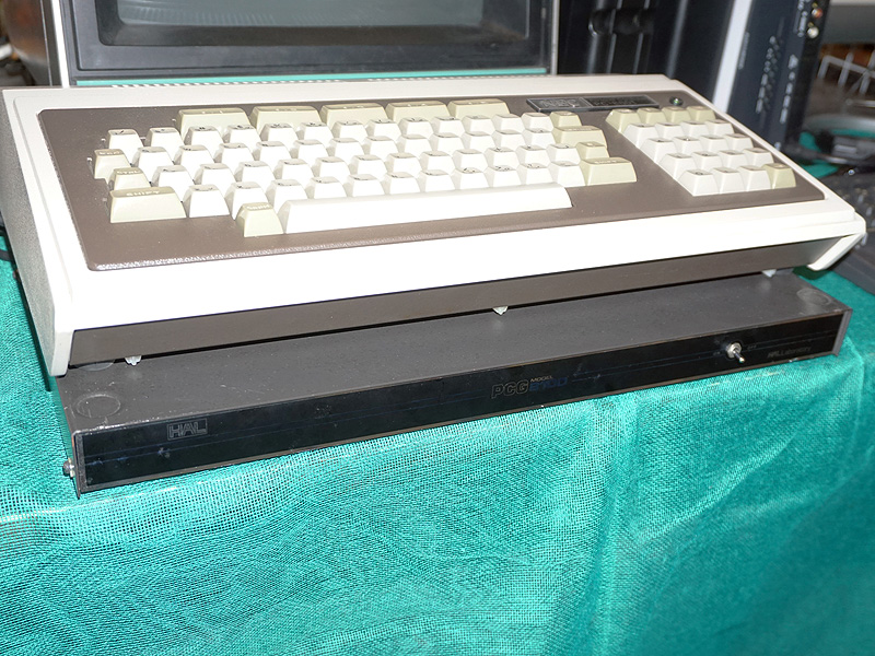 PCGはHAL研究所の「PCG-8100」