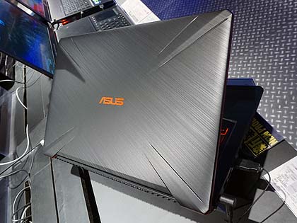ミリタリーグレードの17.3型ゲーミングノート「TUF Gaming FX705GM」が