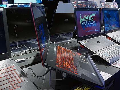 ミリタリーグレードの17.3型ゲーミングノート「TUF Gaming FX705GM」が
