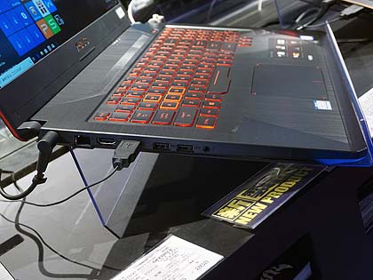ミリタリーグレードの17.3型ゲーミングノート「TUF Gaming FX705GM」が