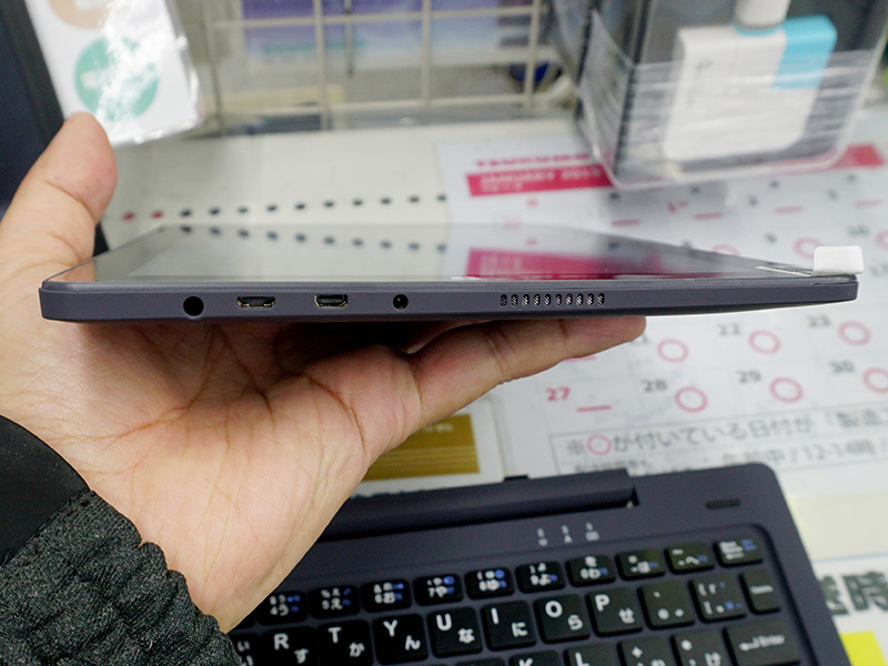 Micro HDMI、microUSBなど