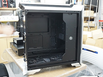 PCケース(自作PC用) mastercase sl600m 煙突効果」による放熱構造を採用した、ATX対応ミドルタワーPC