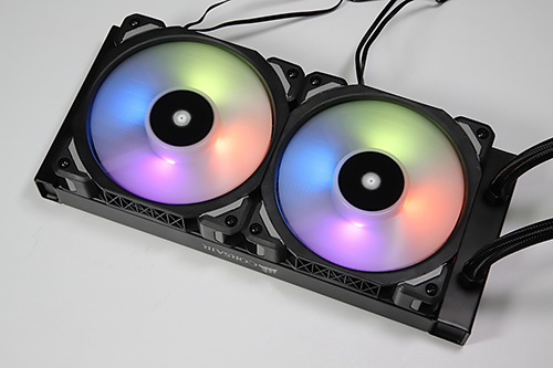 鮮やかに光るCORSAIRの水冷クーラー「H100i RGB PLATINUM」をテスト、8
