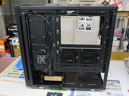 静音性重視のCORSAIR製ミドルタワーケース「Carbide 275Q」が発売