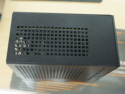 【美品】小型低電力自作ゲーミングPC Deskmini A300【Ryzen5】 予約殺到のRyzen向け小型PC自作キット「DeskMini A300」がついに