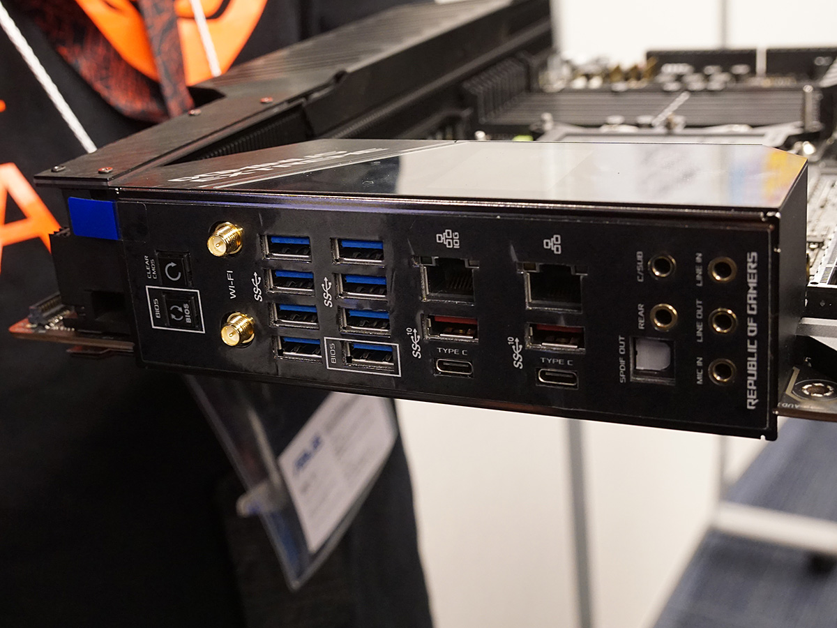 バックパネルインターフェイス