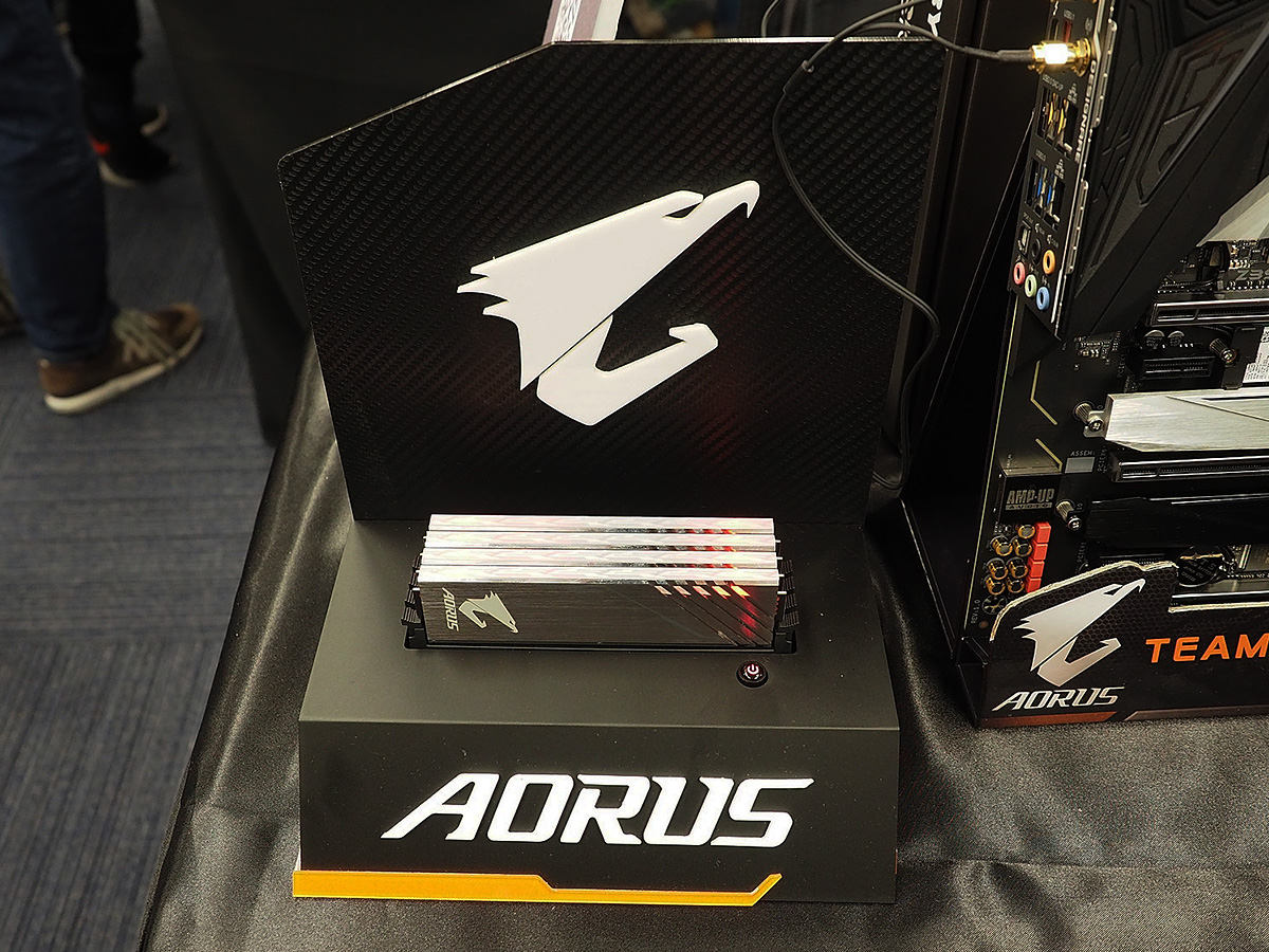 AORUSブランドでGIGABYTEとしては初＆ユニークなRGB LEDメモリ「AORUS RGB Memory 3200MHz」