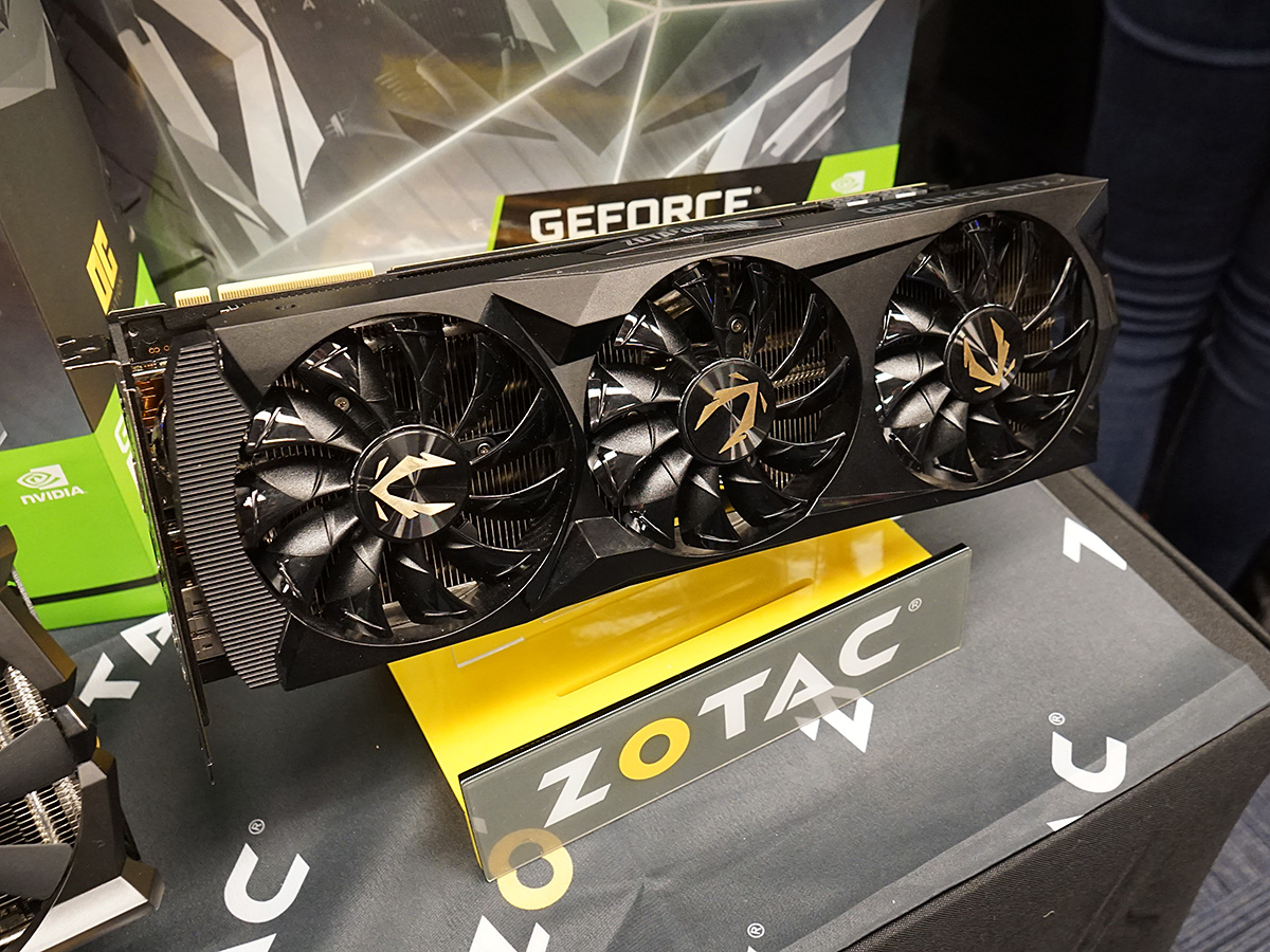 トリプルファンで3スロット厚クーラーを搭載するOCモデル「ZOTAC GAMING GeForce RTX 2080 Ti AMP Edition」