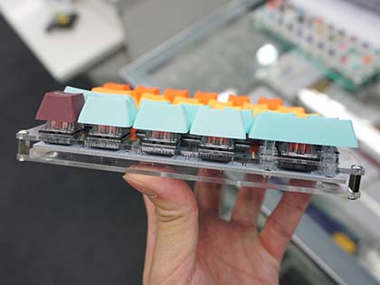 初心者でも組み立てやすい分離式キーボード自作キット「Mint60」が入荷