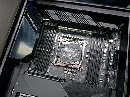 実売9万円越えのCore X対応マザー「ROG RAMPAGE VI EXTREME OMEGA」が
