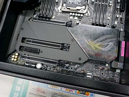 実売9万円越えのCore X対応マザー「ROG RAMPAGE VI EXTREME OMEGA」が