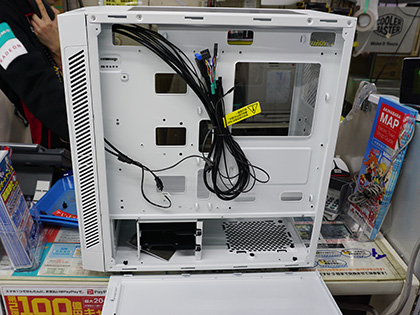 Deepcoolの“魅せる”PCケース「MATREXX 55 ADD-RGB」に白色モデル、価格