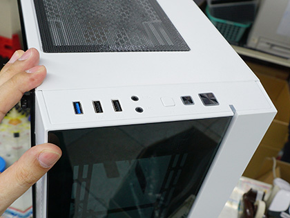 Deepcoolの“魅せる”PCケース「MATREXX 55 ADD-RGB」に白色モデル、価格