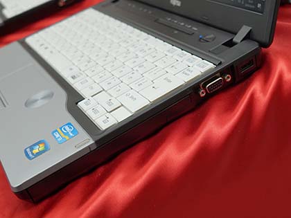 富士通の12.1型モバイルノート「LIFEBOOK P772/F」が税込14,800