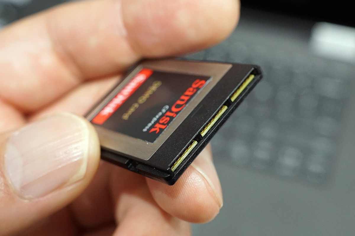 サイズや端子部分はXQDカードを踏襲したものになっているようです