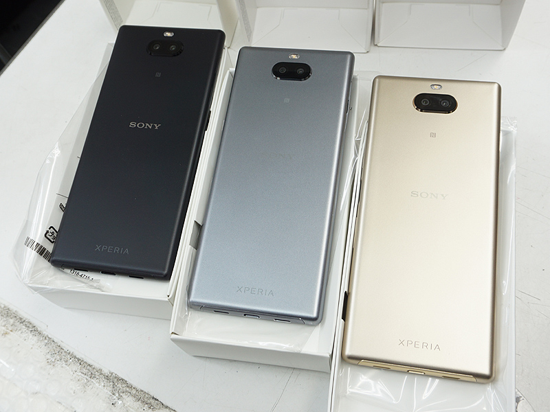 ネイビーは売り切れ