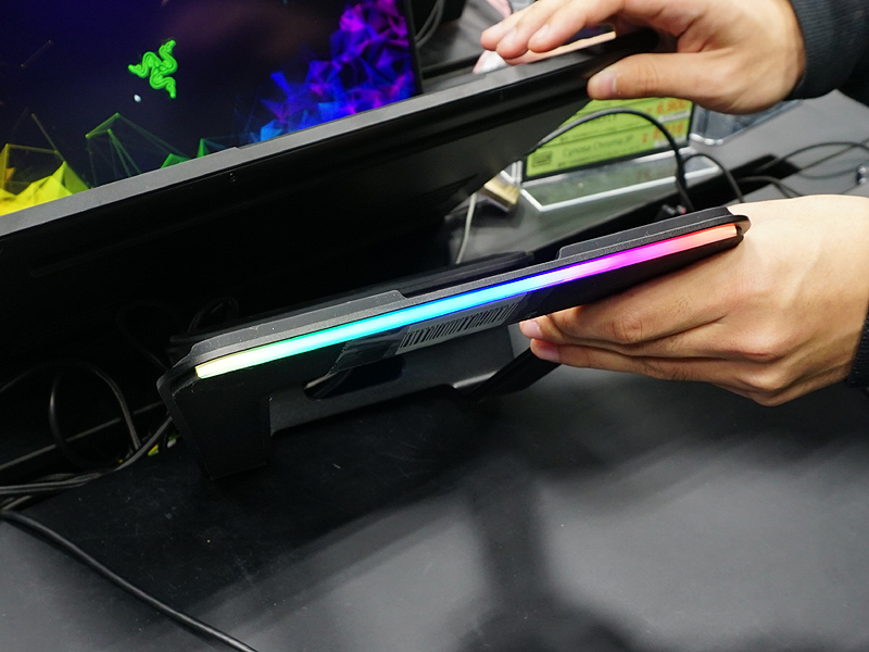 RAZER LAPTOP STAND CHROMA