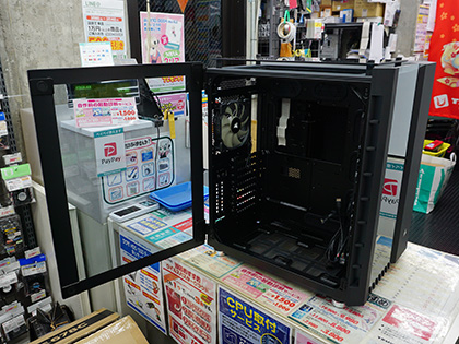 3面ガラスパネル搭載のCORSAIR製大型キューブケース「Crystal 680X RGB