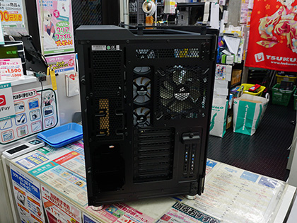 3面ガラスパネル搭載のCORSAIR製大型キューブケース「Crystal 680X RGB