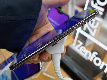 連続待ち受け35日のSIMフリースマホ「ZenFone Max Pro (M2) 」が