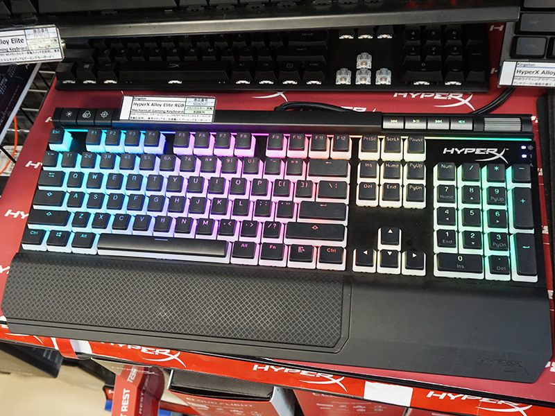 「HyperX Alloy Elite RGB」で全てのキーを交換した例