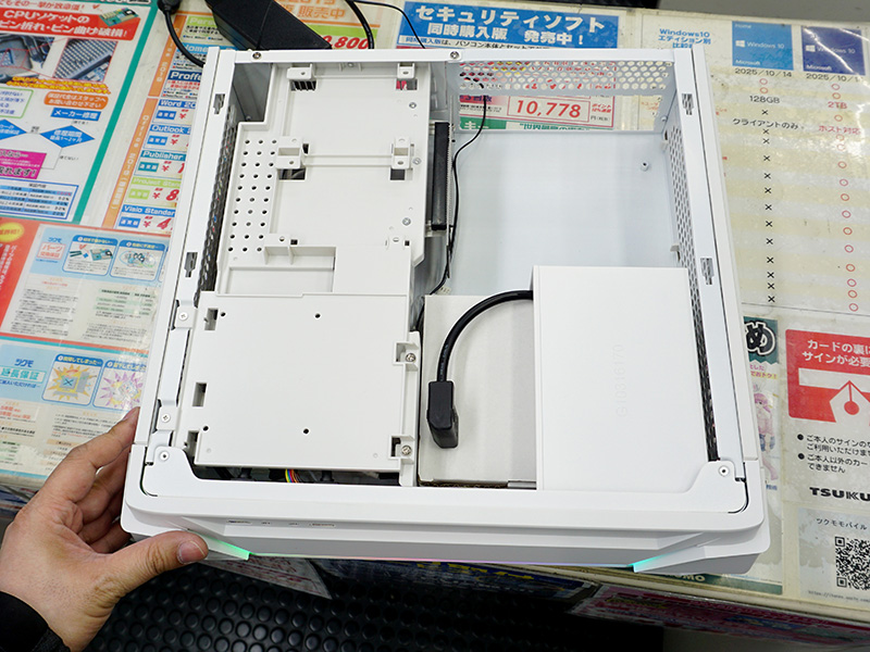 ケース内部