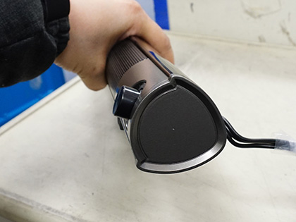 大型ディスプレイ向けのサウンドバー型スピーカーが2,980円、幅60cmの