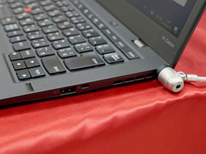 ThinkPad X1 Carbon」が税込39,800円、Core i5-5300U搭載の第3世代 