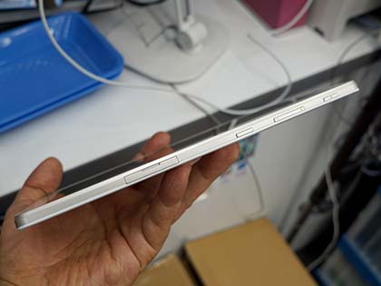 防水8インチタブレット Qua tab PX LGT31 ホワイト au 「Qua tab PX LGT31」スペック詳細 防水対応 タブレット