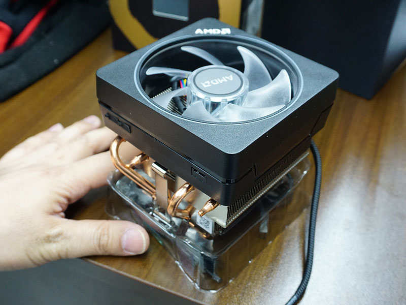 付属のCPUクーラーは従来品と同じ