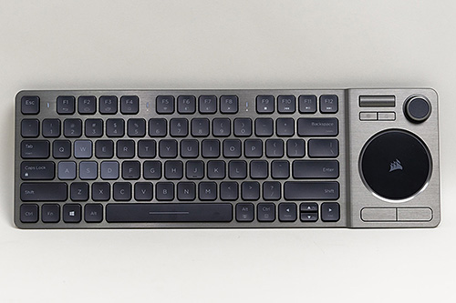 テレビ、PC、スマホをこの1台でカバー！ CORSAIR本気のリビング用