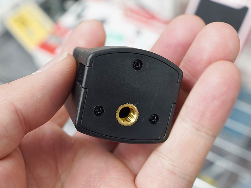 三脚に付けたまま充電できる「USB Type-Cポート搭載 OSMO Pocket クレードル」は税抜き1,780円