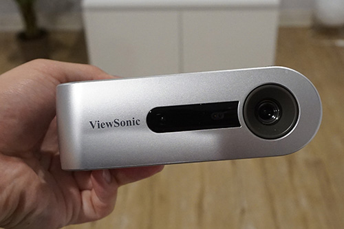 台湾で最新の4K LEDプロジェクターを体験、カラフルな鳥で有名な