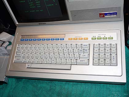 シャープ「MZ-80B」が店頭デモ中、BEEPで後日販売 （取材中に