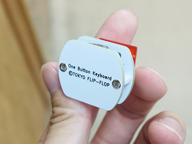 店頭サンプル。キーキャップの色はパッケージ毎にランダム