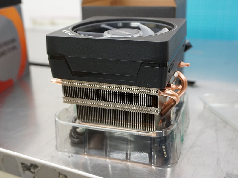 Ryzen 9 3900Xに付属のCPUクーラー