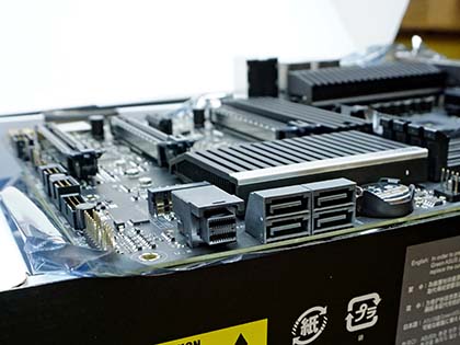 ASUSのX570マザーは「ROG CROSSHAIR VIII FORMULA」など計9モデル